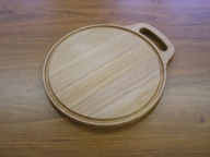 Round chopping board with groove  320x280x19 mm